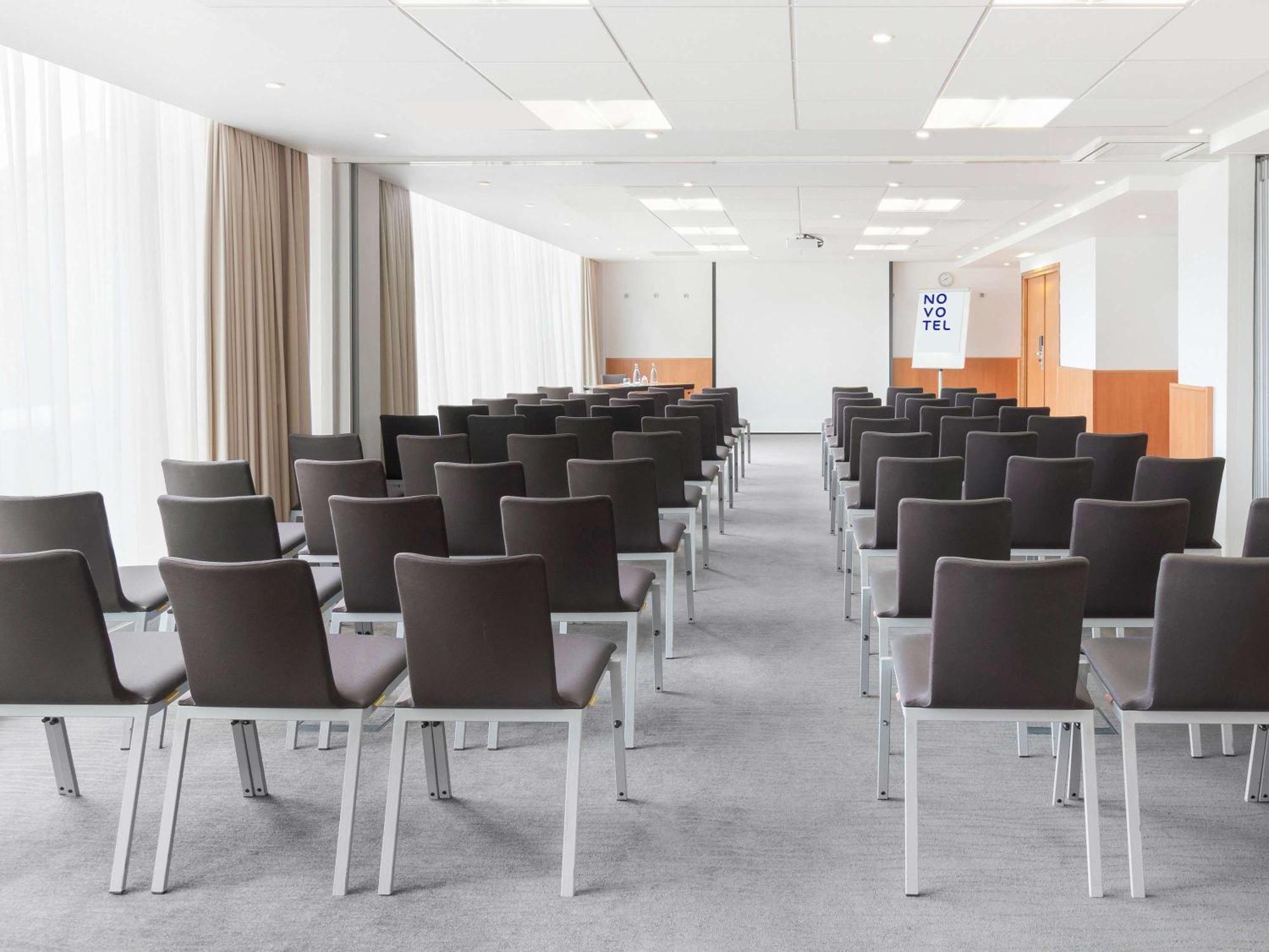 Novotel London Excel Экстерьер фото